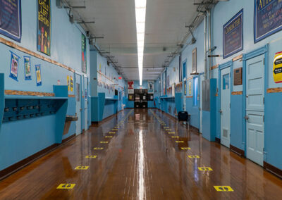 الرواق داخل هوبكنز لويد